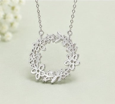 Rosé Frost Wreath Pendant Necklace